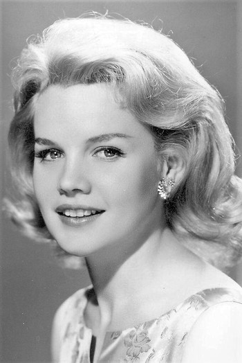 Photo of actress Carroll Baker