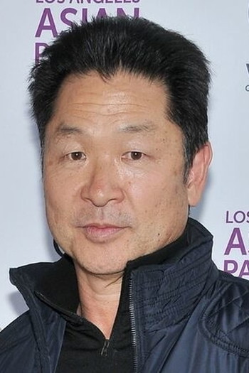 Photo of actor Simon Rhee