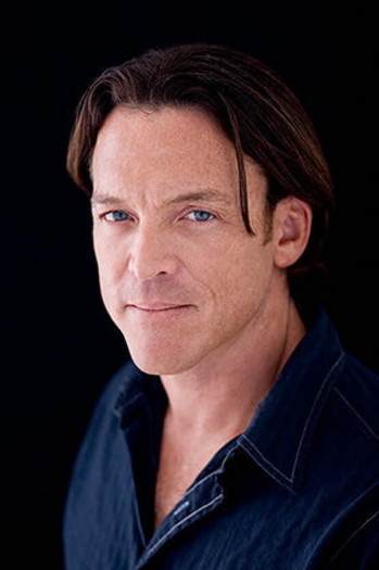 Photo of actor Mark Kiely