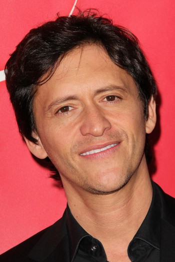 Photo of actor Clifton Collins Jr.