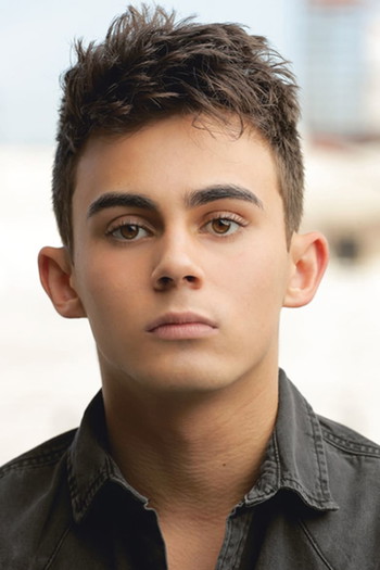 Photo of actor Tyler Alvarez