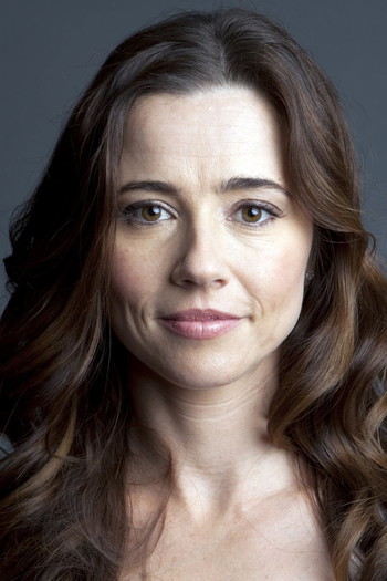 Photo of actress Linda Cardellini