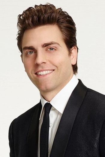 Photo of actor Colt Prattes