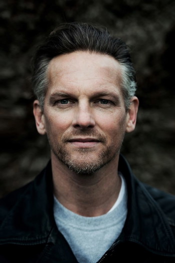 Photo of actor Barry Atsma