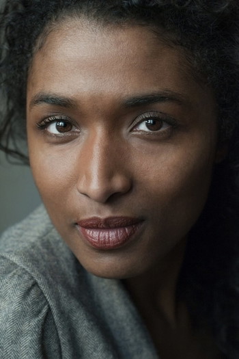 Photo of actress Sara Martins