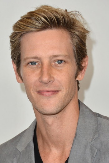 Photo of actor Gabriel Mann