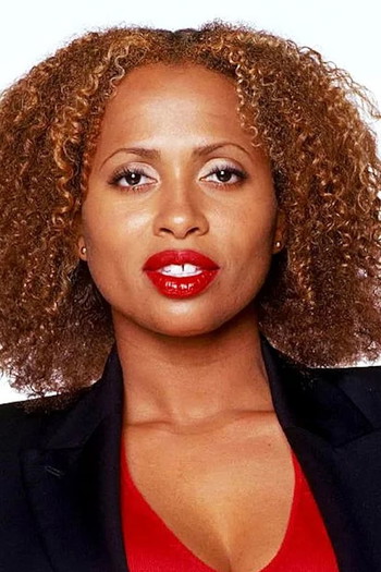 Photo of actress Lisa Nicole Carson