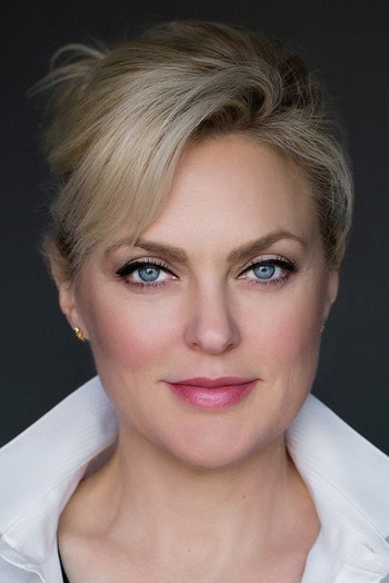 Photo of actress Elaine Hendrix