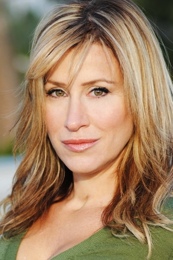 Photo of actress Lisa Ann Walter