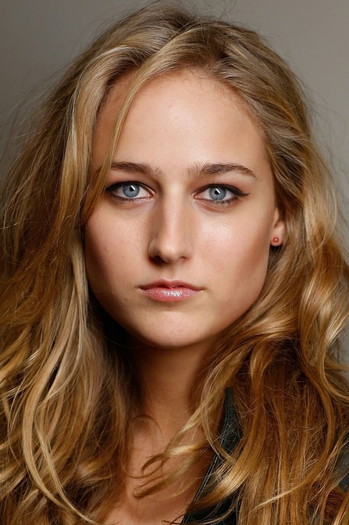 Photo of actress Leelee Sobieski