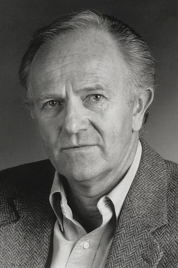 Photo of actor Josef Sommer