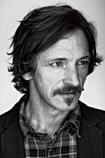 Photo of actor John Hawkes