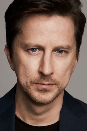 Photo of actor Lee Ingleby