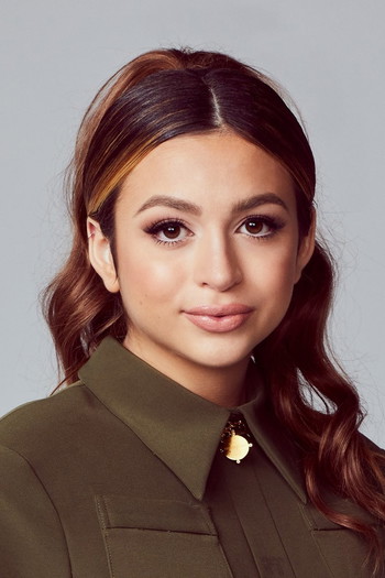 Photo of actress Josie Totah