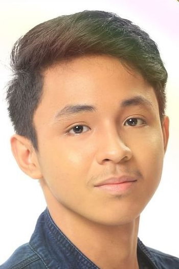 Photo of actor Adrian Cabido