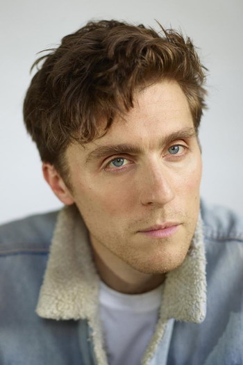 Photo of actor Jack Farthing