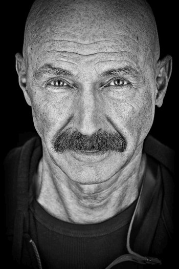 Photo of actor Tony Levin