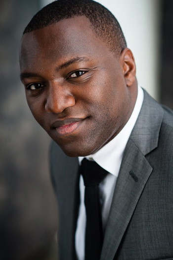 Photo of actor Omari Newton