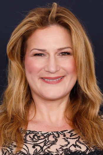 Photo of actress Ana Gasteyer