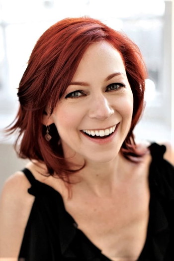 Photo of actress Carrie Preston