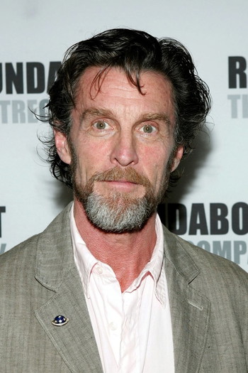 Photo of actor John Glover