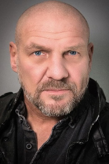 Photo of actor Rob Kirtley