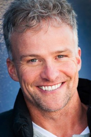 Photo of actor Matt Hill