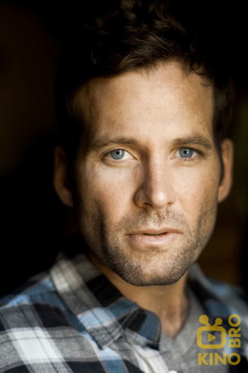 Photo of actor Eion Bailey