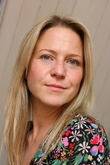 Photo of actress Kellie Bright