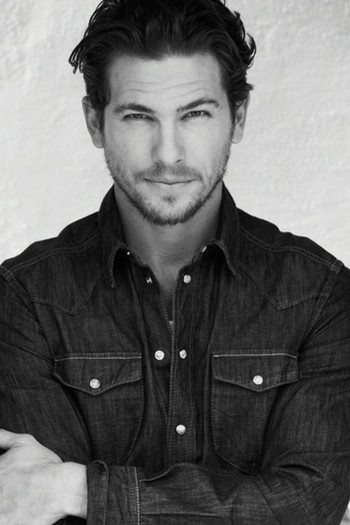 Photo of actor Adam Senn