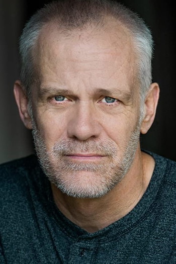 Photo of actor Steven Sean Garland