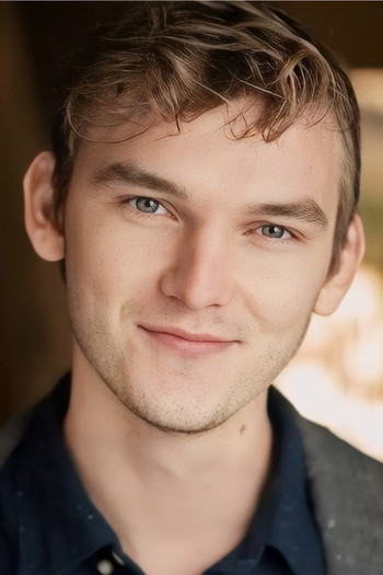 Photo of actor Aaron Kienstra