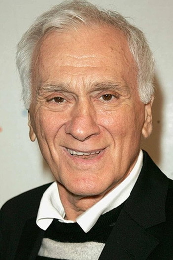 Photo of actor Dick Latessa