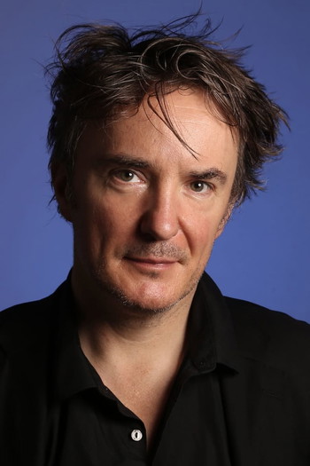 Photo of actor Dylan Moran