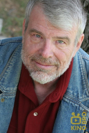 Photo of actor Max Thayer