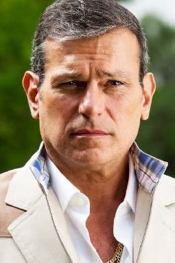 Photo of actor Guillermo García Cantú