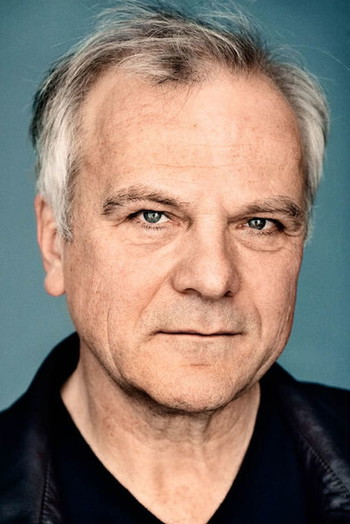 Photo of actor Bernhard Schütz