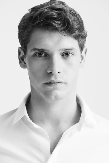 Photo of actor Billy Howle