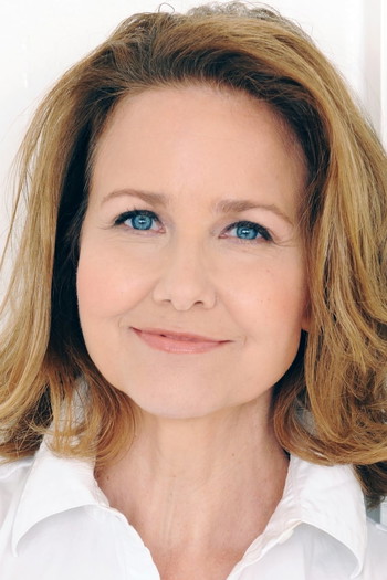 Photo of actress Molly Hagan