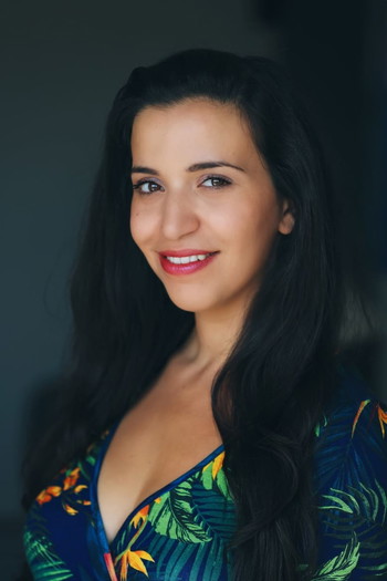 Photo of actress Shelly Skandrani