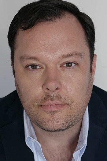 Photo of actor Michael Gladis