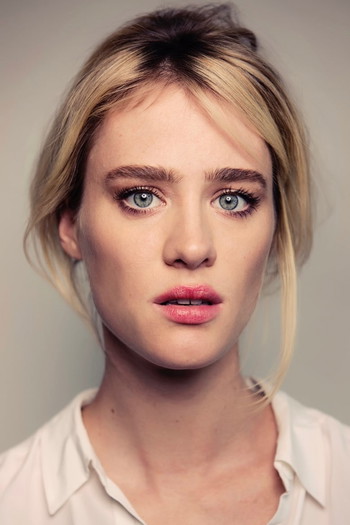 Фото акторки Mackenzie Davis