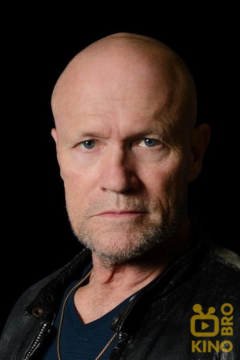 Photo of actor Michael Rooker