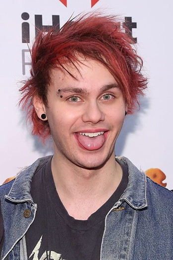 Photo of actor Michael Clifford