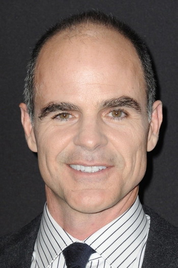 Photo of actor Michael Kelly