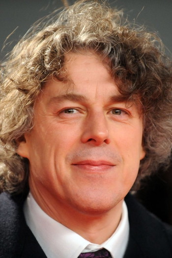 Photo of actor Alan Davies