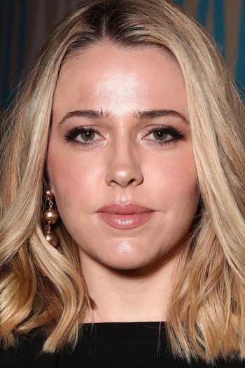 Photo of actress Majandra Delfino