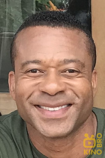 Photo of actor Dean Redman