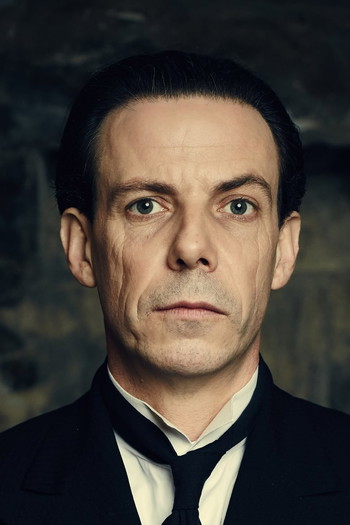 Photo of actor Noah Taylor