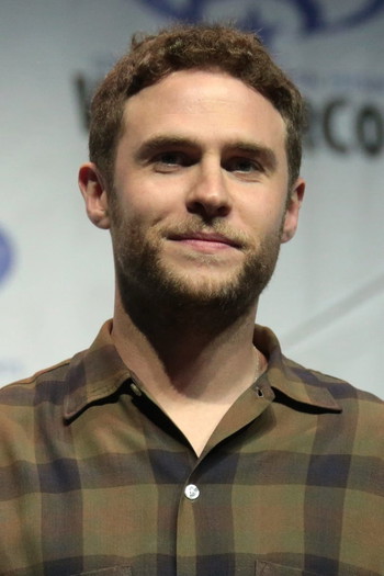 Photo of actor Iain De Caestecker